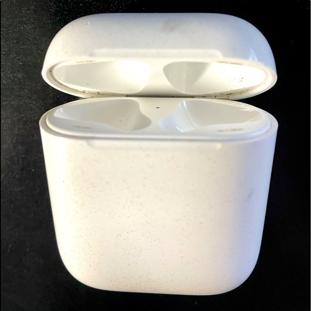 Apple AirPod Charger (1st Gen)
